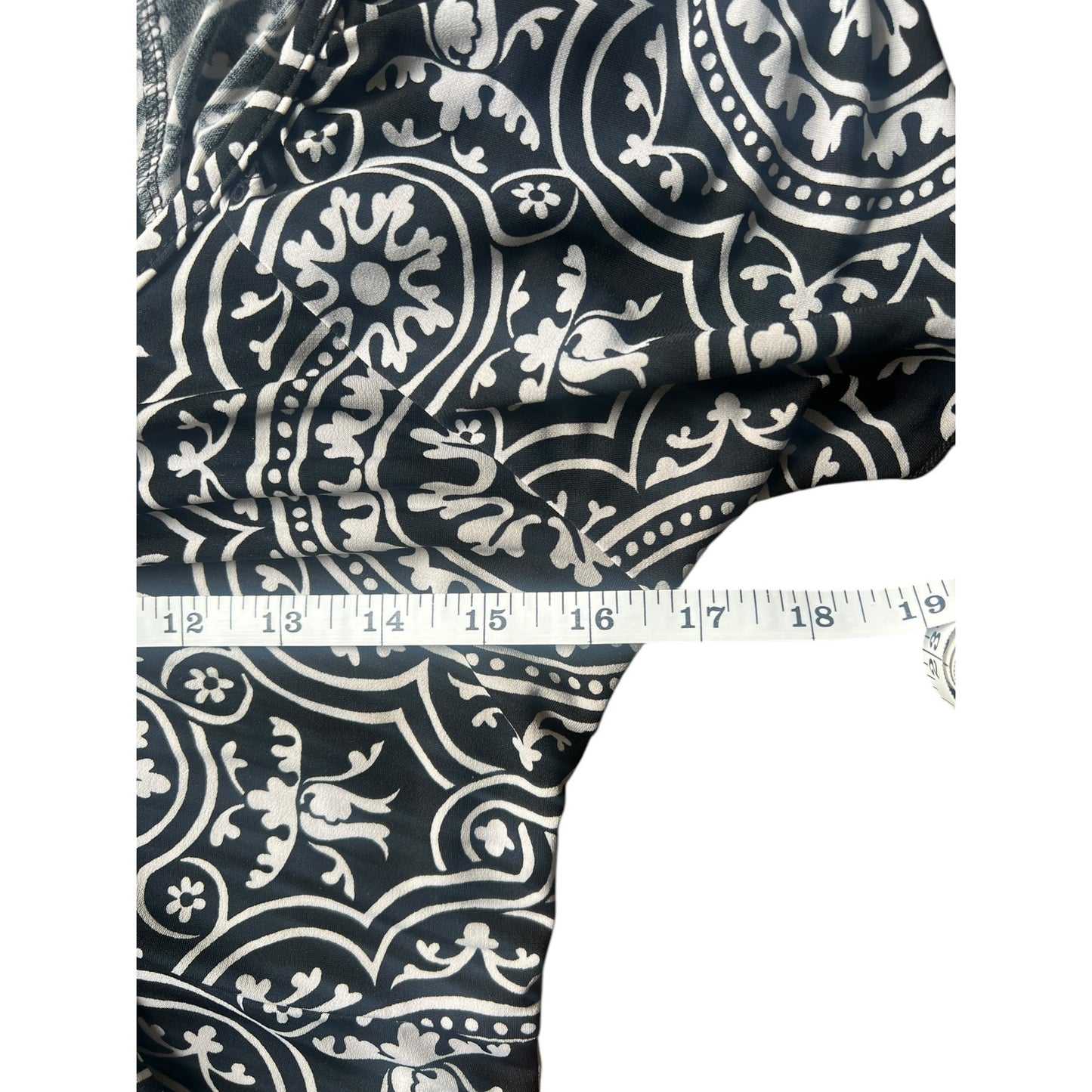 St. Tropez West Black & White Paisley Blouse Short Sleeve Stretch Top Size Small
