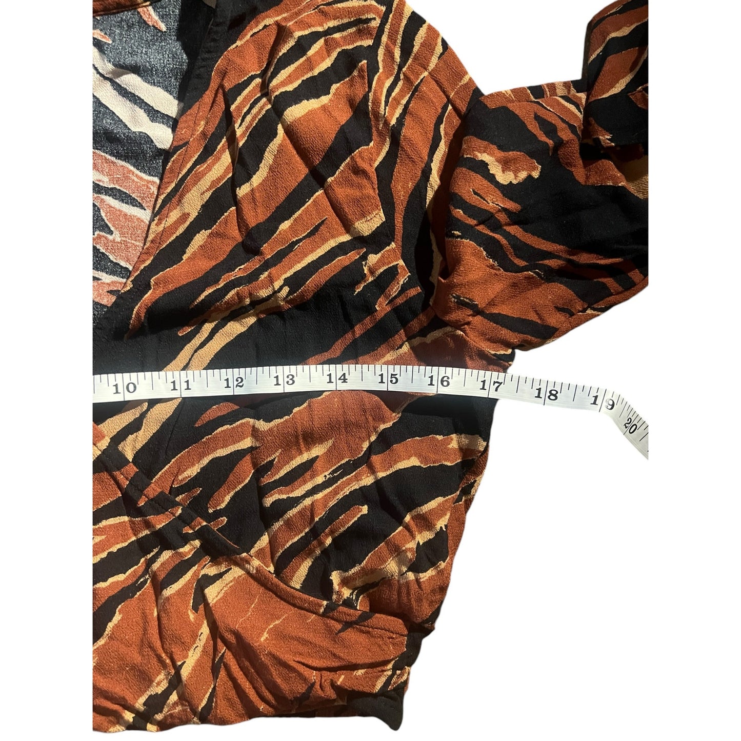 BP Long Sleeve V-Neck Brown Tiger Striped Crop Top Size S