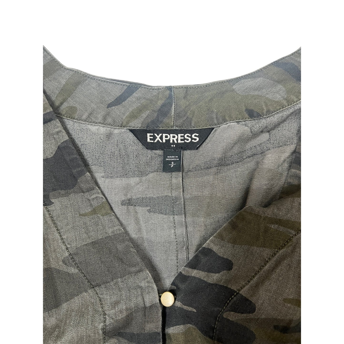 Express Outlet Batwing Camo Blouse