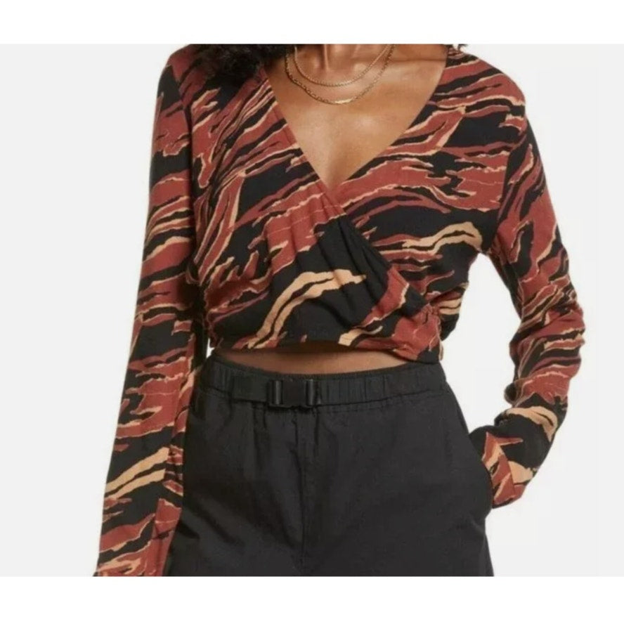 BP Long Sleeve V-Neck Brown Tiger Striped Crop Top Size S