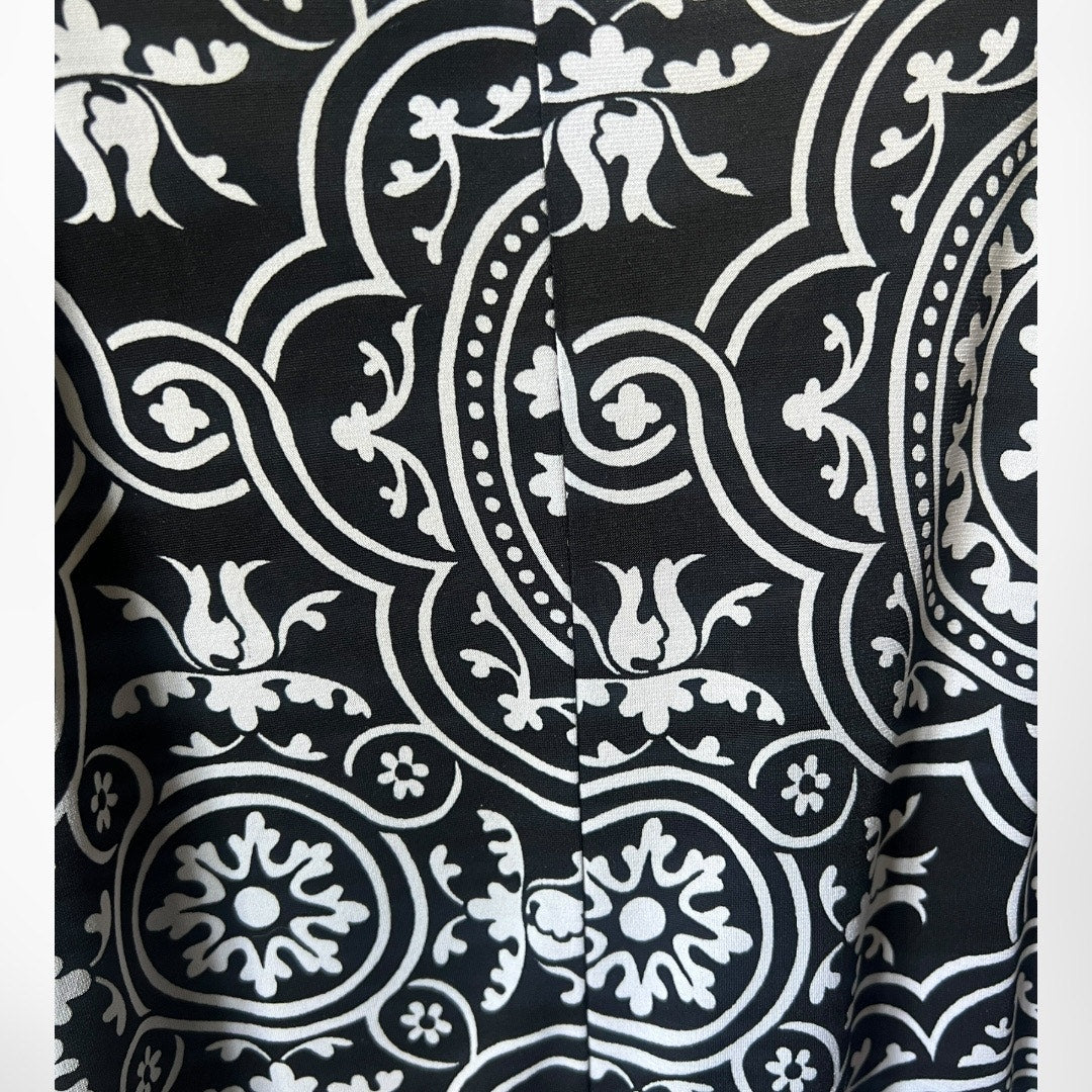 St. Tropez West Black & White Paisley Blouse Short Sleeve Stretch Top Size Small