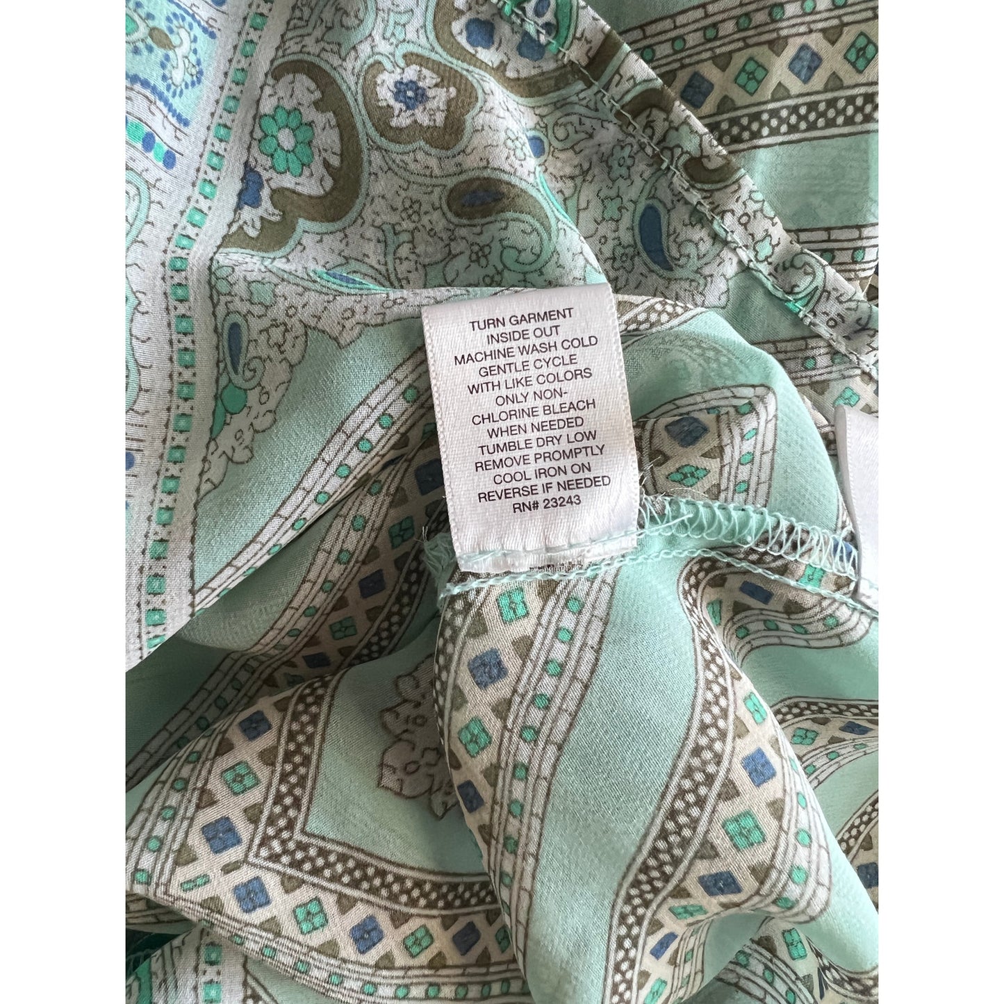 New York & Company Green Printed Keyhole Blouse