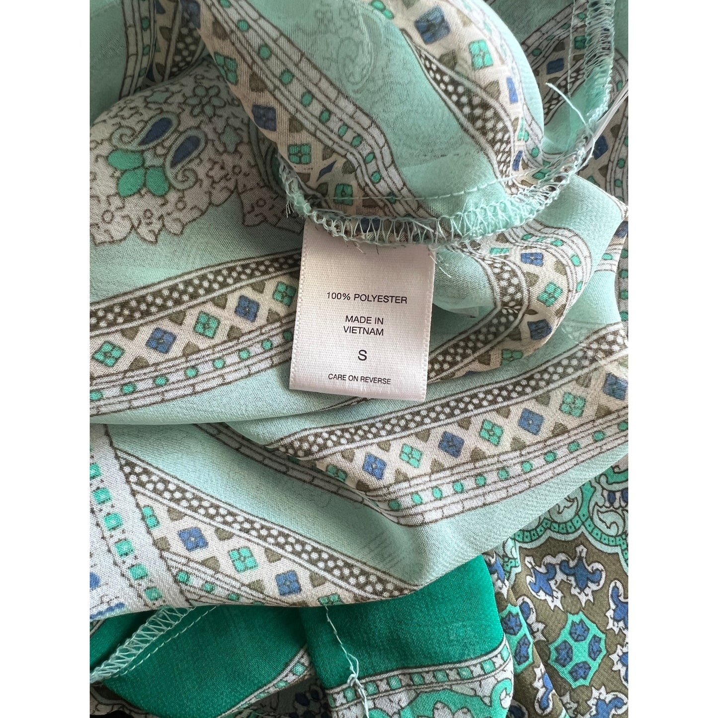 New York & Company Green Printed Keyhole Blouse